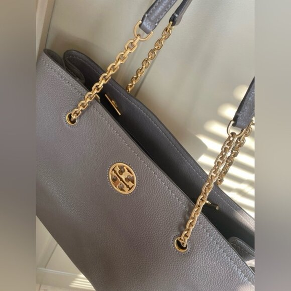 Tory Burch Carson Tote Bag – Pebbled Leather | Gray with Gold Chain Straps | Exc - Picture 2 of 5